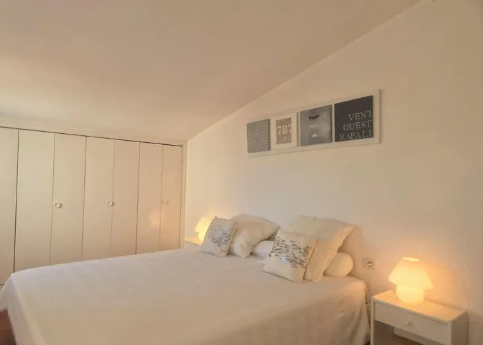 3 Pièces - Vue Sur Port - Cap D 'agde Ct345-029 *